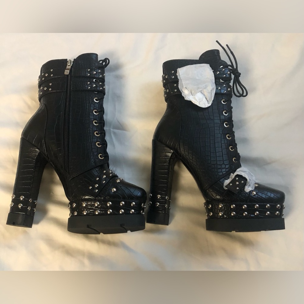 AZALEA WANG INDEPENDENT STUDDED CROC BOOTIES SIZE: 8.5 - Picture 4 of 10